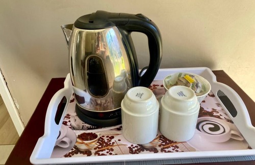 Harare Apartamento | 2 bedroomed apartment with en-suite and kitchenette - 2065