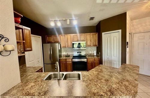 Sarasota Condominio | 2 Beds/2 Baths - Fully renovated/luxury condo - very convenient location