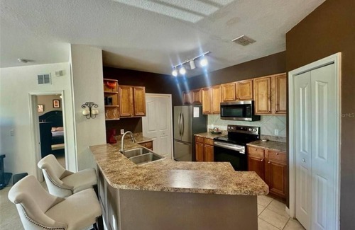 Sarasota Condominio | 2 Beds/2 Baths - Fully renovated/luxury condo - very convenient location