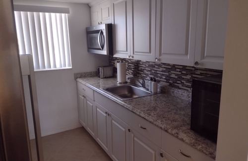 Daytona Beach Apartamento | 2-beds apartment in quiet area in Daytona Beach with WiFi, Playground and more.