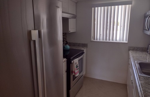 Daytona Beach Apartamento | 2-beds apartment in quiet area in Daytona Beach with WiFi, Playground and more.