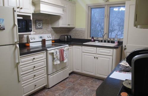 Kutzky Park Casa | 2 Blks St Marys Main Fl Beds Bath CoveredByFaith