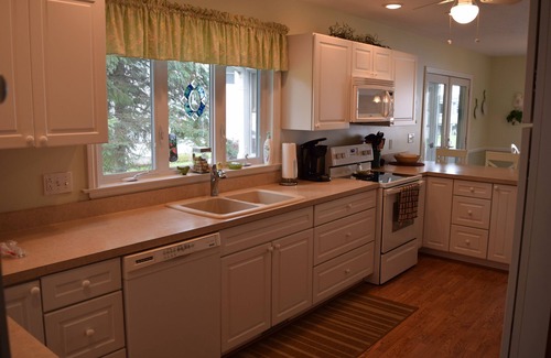 Elk Rapids Casa | Alquiler nuevo a 2 cuadras de la playa del lago Michigan