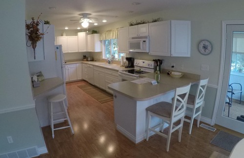 Elk Rapids Casa | Alquiler nuevo a 2 cuadras de la playa del lago Michigan