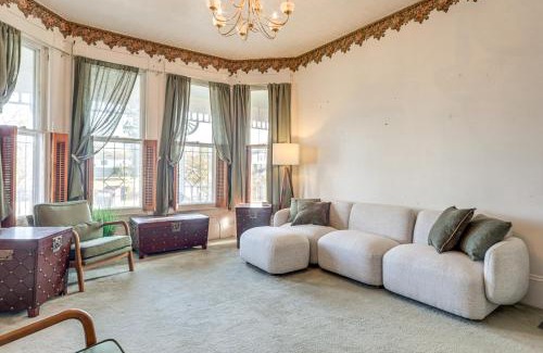 Gallipolis Casa | 2 Blocks to Ohio River! Historic Victorian Gem