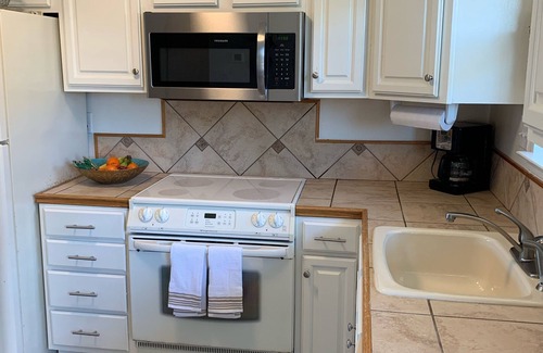 Orange Beach Condominio | 2 habitaciones, 2 Ba Slip W / barco, muelle, y la piscina (para familias) | Orange Beach, AL