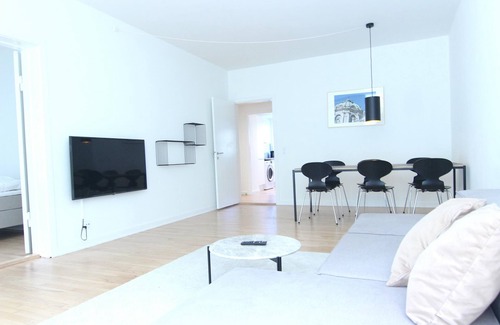 Frederiksberg C Apartamento | 2-BR apartment w/ a balcony in Frederiksberg - 238