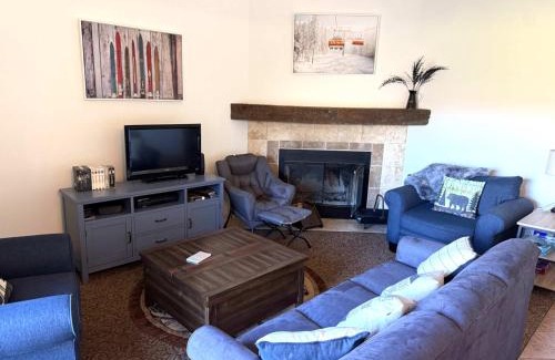 Hancock Casa | 2 BR Condo Mountain Views At Jiminy Peak- Sleeps 7
