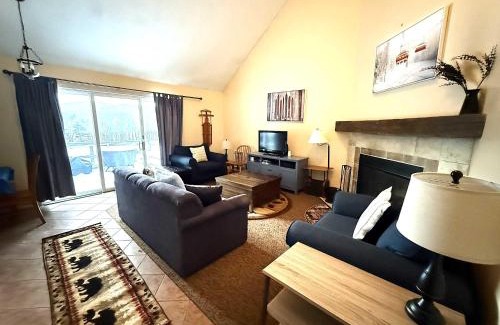 Hancock Casa | 2 BR Condo Mountain Views At Jiminy Peak- Sleeps 7
