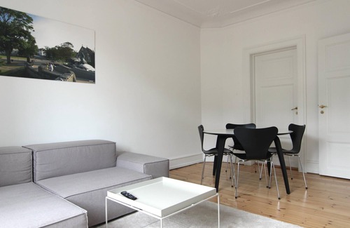 Frederiksberg C Apartamento | 2-BR w/ a balcony in Frederiksberg C - 189
