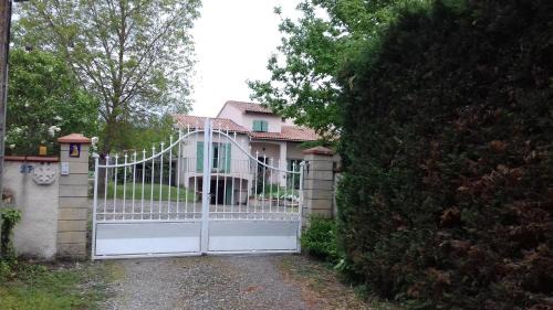 Lapeyrouse-Fossat Casa | 2 chambres lit140 et 2lits 90 dans villa10mn ligue de foot 13mn clinique l union 18mn golf Palmola