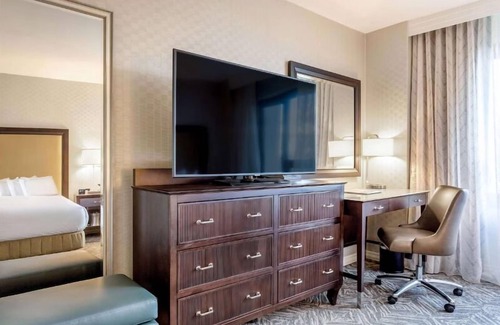 Dupont Circle Hotel | 2 Chic Pet Friendly Unit w/Outdoor Pool Near Local Attractions