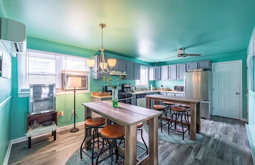 Rehoboth Beach Hotel | 2 Comfortable Rooms at Ocean Glass Inn | w/ Free Breakfast and Parking