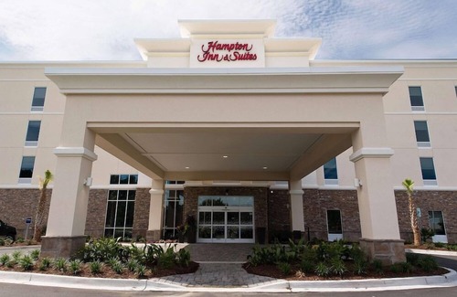 Cape Fear Casa | 2 Connecting Suites at a Hotel