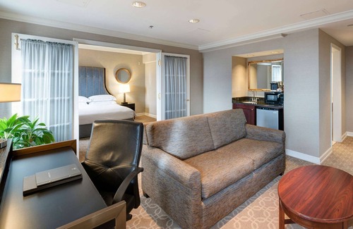 Westown Casa | 2 Connecting Suites at a 4⭐️ Hotel