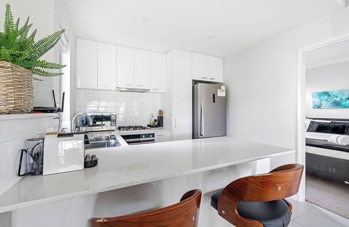 Cloverdale Apartamento | 2 Conveniently Quiet Cloverdale 2BR 2BA Parking