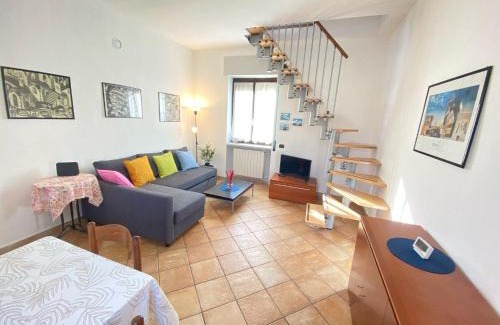 Trezzano Rosa Apartamento | 2 Flat Discografica, in Corte Tranquilla, vicino a Leolandia, comoda per Gruppi o Famiglie