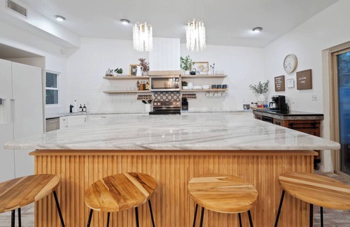 Madeira Beach Villa | 2 Viviendas! - 4 minutos a Madeira Bch - Bañera de hidromasaje - Piscina Htd