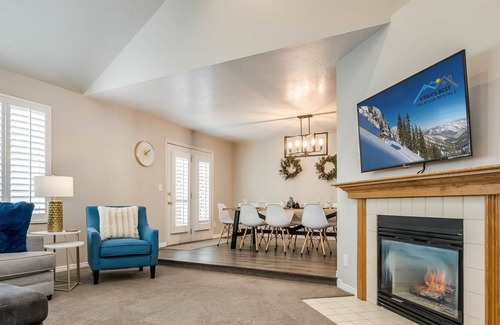 Cottonwood Heights Casa | 2 Homes * Hot Tub * Close to Alta/Snowbird Resorts * Fireplace