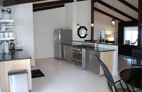 Point Lookout Casa | Spacious Beachfront 2 Homes in 1 Family Stay, 7 Beds/ Sleeps 14, 90 Mins from DC