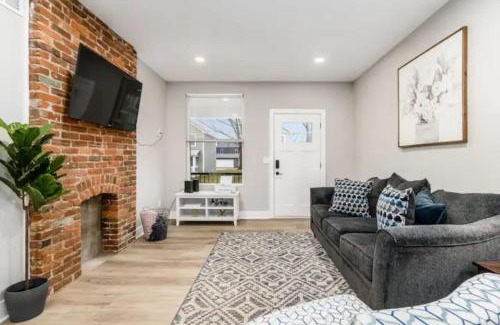 Livingston Park Casa | 2 homes side by side downtown with fenced yard and hot tub