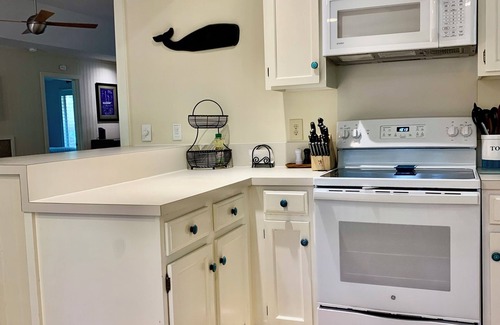 Kiawah Island Cabaña | 2 Inlet Cove; steps from the dock & pool; 10 min walk to the beach; EV charger