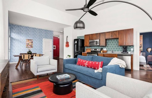 Hillsboro Village Apartamento | 2 King bed and patio near Music Row