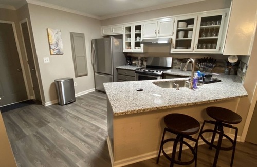 Fayetteville Casa | 2 King Bedrooms, 2.5 Bathrooms, 1,600 sqft Home