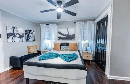 Lake Claire Casa | 2 Kitchenssleeps 105 Car Parking