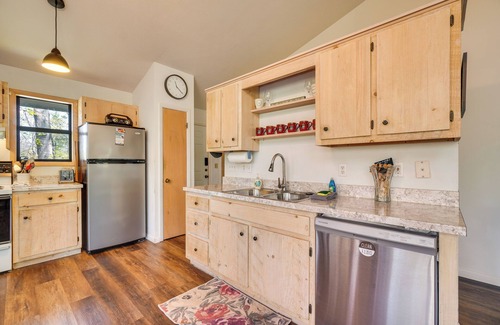 Unaka Cabina | Hiwassee Lake Cabin Near Orchards & Fall Festivals