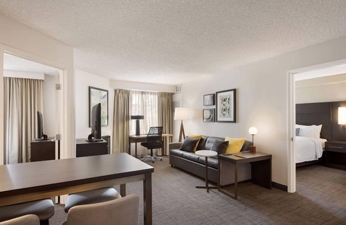 Reno/Tahoe Airport Complejo | 2 Lovely Units! Perfect for Creating Unforgettable Memories with Family!