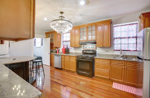 Central Carrollton Association Casa | 2 Mi to Audubon Park: Glam NOLA Gem
