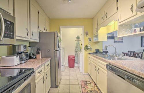 Thomas Drive Apartamento | 2 Mi to Beach! Bayside PCB Escape with Pool Access