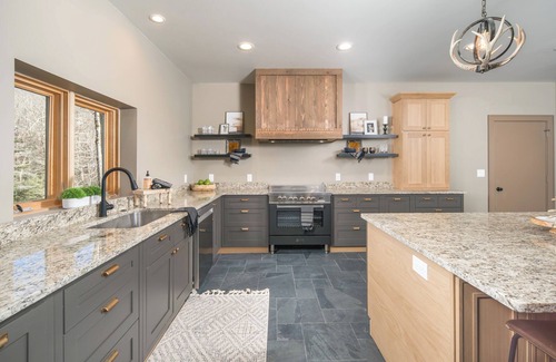 Charter Hills Casa | 2 Mi to Beech Mtn Resort! 8,000-Sq-Ft Luxe Escape