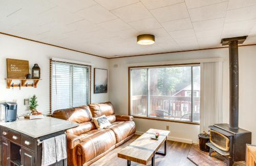 Moonridge Casa | 2 Mi to Big Bear Mtn Resort Cabin with Updated Deck