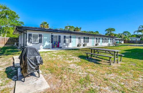Homosassa Apartamento | 2 Mi to Chassahowitzka River! Cozy Resort Studio