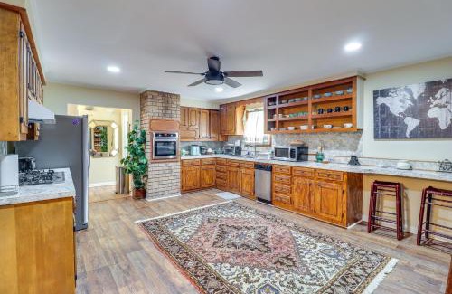 Natchez Casa | 2 Mi to Dtwn Natchez Cozy Home with Yard and Patio!
