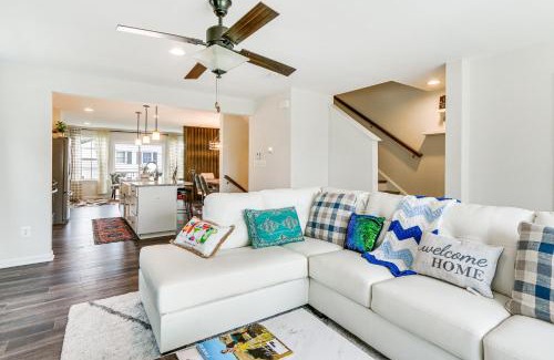 Charles Town Casa | 2 Mi to Hollywood Casino Charles Town Townhome!