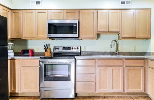 Canton Casa | ¡NUEVO! Baltimore Townhome - ¡Camina hacia Marina y Ferry!
