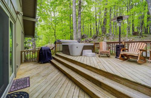 Charter Hills Casa | 2 Mi to Skiing Blue Ridge Mtn Cabin with Hot Tub!
