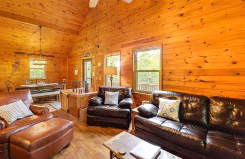 Charter Hills Casa | 2 Mi to Skiing Blue Ridge Mtn Cabin with Hot Tub!