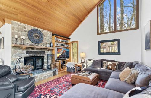 Chestnut Springs Casa | 2 Mi to Slopes! Wintergreen Resort Ski Getaway