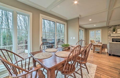 Birchwood Farms Casa | 2 Mi to Tunnel of Trees Home with Furnished Deck