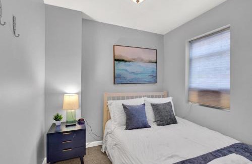 Graduate Hospital Casa | 2 Miles From Rocky Statue