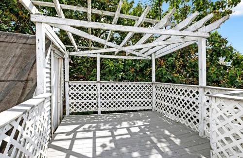 Graduate Hospital Casa | 2 Miles From Rocky Statue