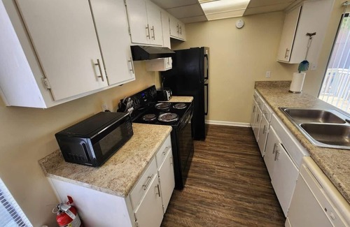 Tallahassee Casa | 2 miles to FSU-Twin King Master Beds-Pool!