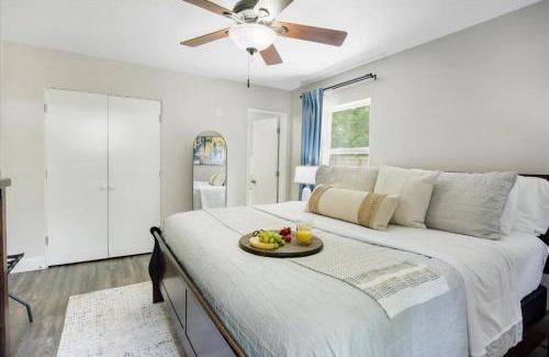 Gainesville Casa | 2 Miles to UF & DT - Pergola Fire Pit Game Room