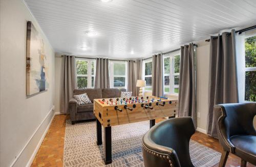 Gainesville Casa | 2 Miles to UF & DT - Pergola Fire Pit Game Room