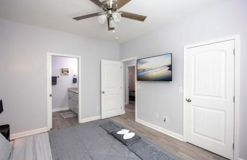 Burlington Casa | 2 Min to Downtown - 9 to Elon - Fast Wi-Fi