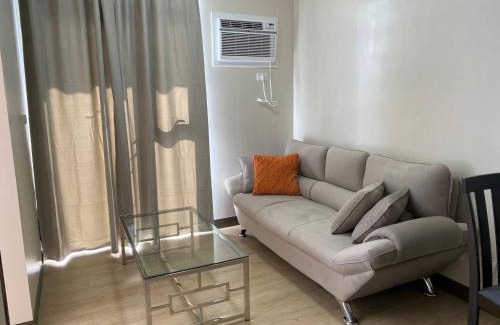 Tambo Casa | 2-min Walk to Okada Near AirportMOA wBalcony